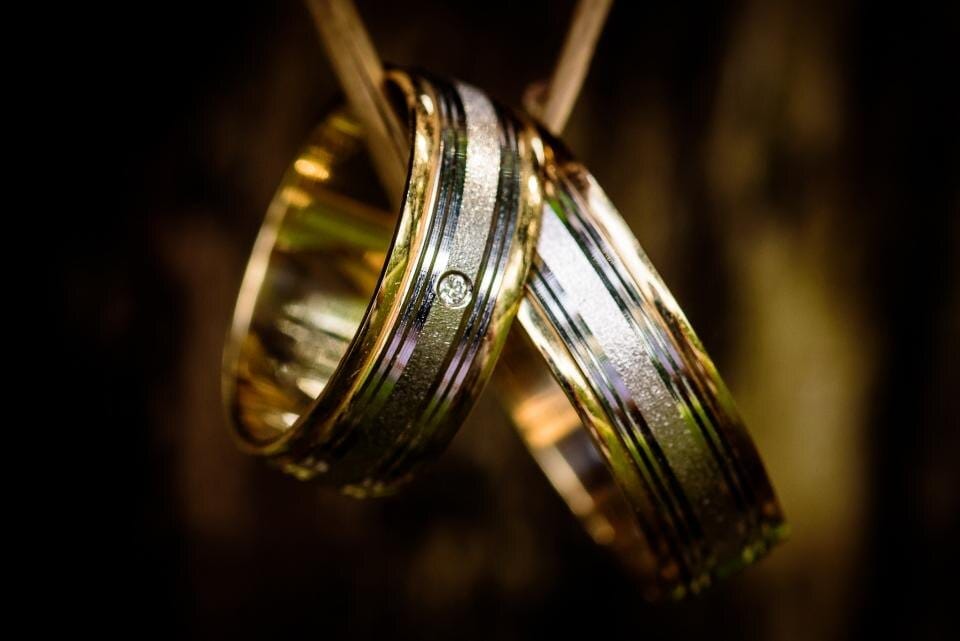 Two gold wedding rings