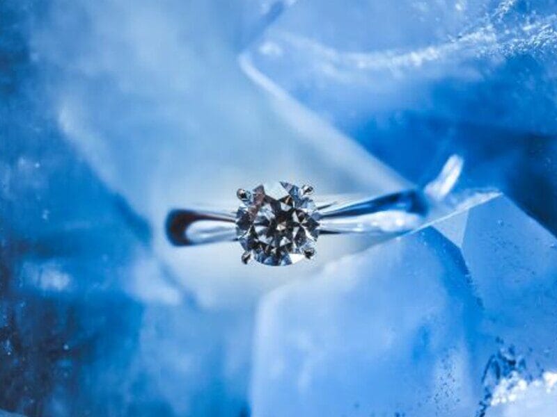 A sparkling clean diamond solitaire ring — how to clean diamond jewellery at home