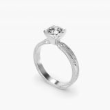 Bague de fiançailles solitaire diamant rond gravé, vue de trois quarts