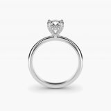 Bague de fiançailles solitaire ovale à panier pavé, vue de profil