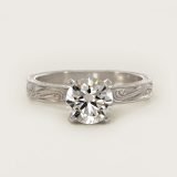 Bague de fiançailles solitaire diamant rond gravé, vue de face